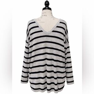 EXPRESS Oversized Striped Top Small S 🖤 Double V-Neck Gray & Black Comfy Tunic